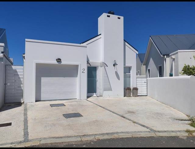2 BEDROOM TOWNHOUSE FOR SALE IN SANDBAAI